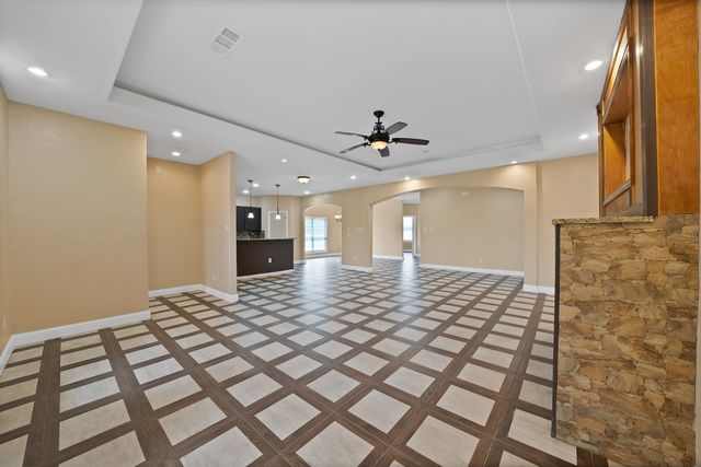 151 Crump Circle, Red Oak, TX 75154