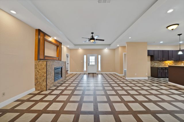 151 Crump Circle, Red Oak, TX 75154