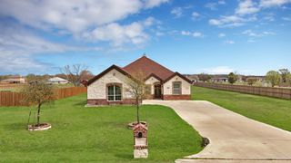151 Crump Circle, Red Oak, TX 75154