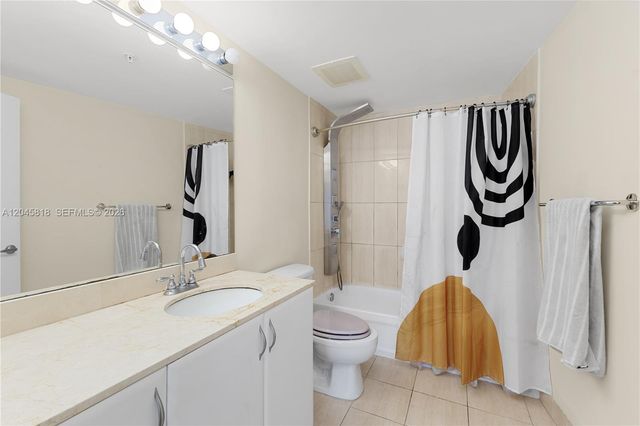 1750 N Bayshore Drive 2414, Miami, FL 33132