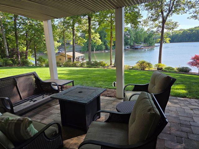 85 Beech DR, Union Hall, VA 24176
