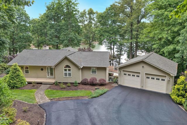 85 Beech DR, Union Hall, VA 24176