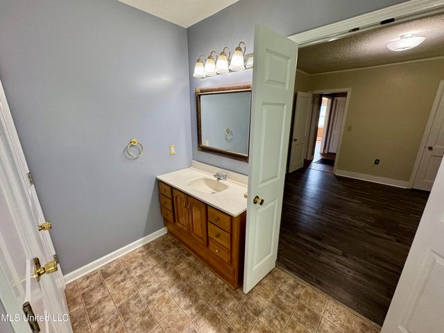 221 N Third Avenue, Cleveland, MS 38732