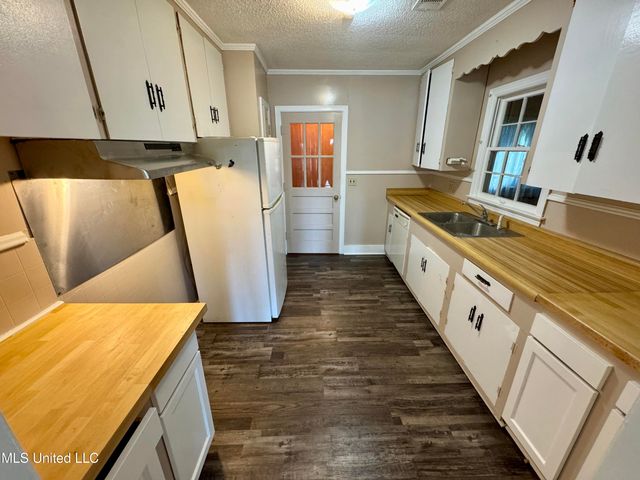 221 N Third Avenue, Cleveland, MS 38732