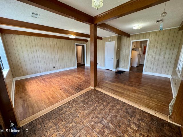 221 N Third Avenue, Cleveland, MS 38732