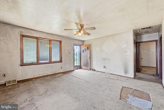 3521 ROCKVIEW DR, Bristol, PA 19007