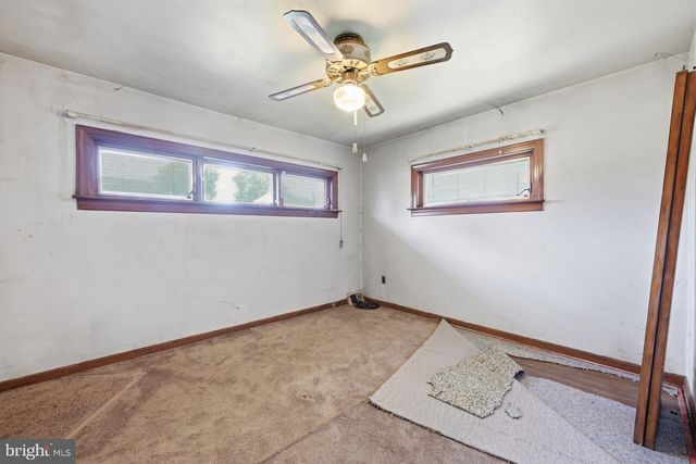 3521 ROCKVIEW DR, Bristol, PA 19007