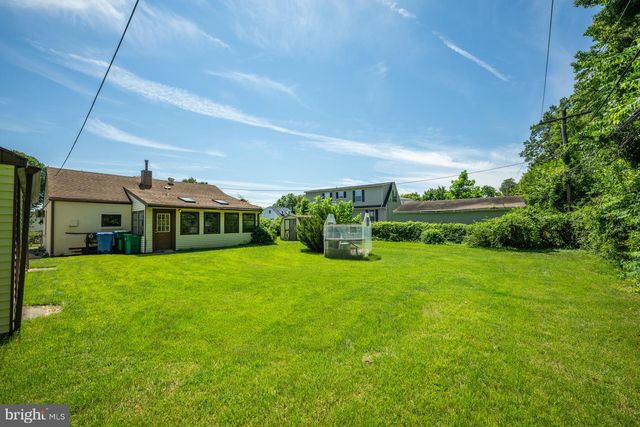 3521 ROCKVIEW DR, Bristol, PA 19007