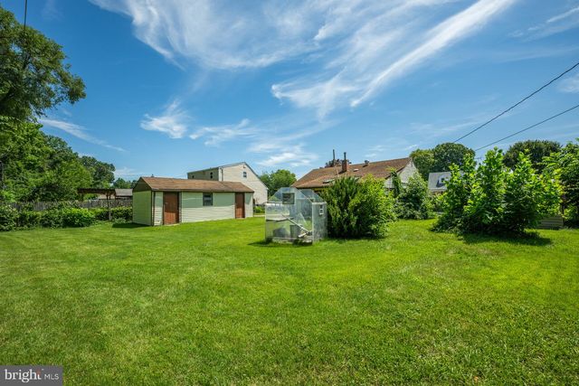 3521 ROCKVIEW DR, Bristol, PA 19007