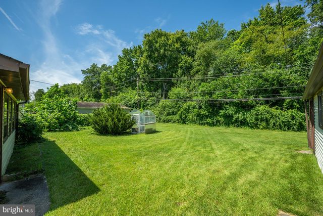 3521 ROCKVIEW DR, Bristol, PA 19007