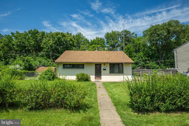 3521 ROCKVIEW DR, Bristol, PA 19007