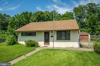 3521 ROCKVIEW DR, Bristol, PA 19007