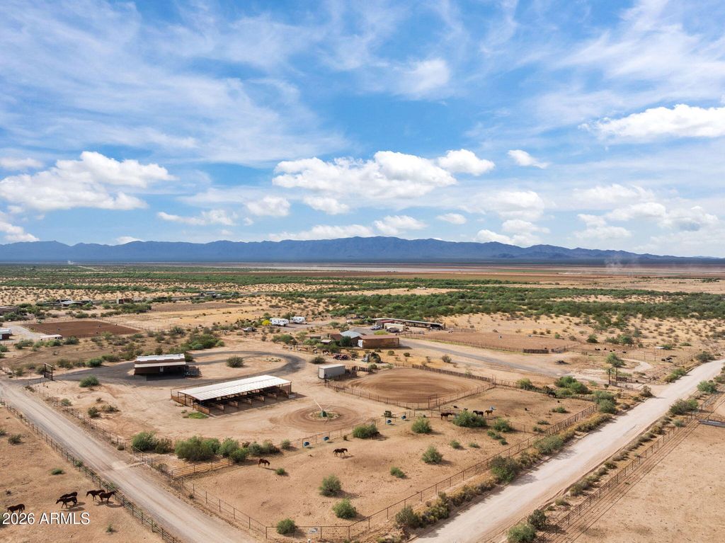 Image 39 of property listing at 49204 N 529th Avenue, Aguila, AZ 85320