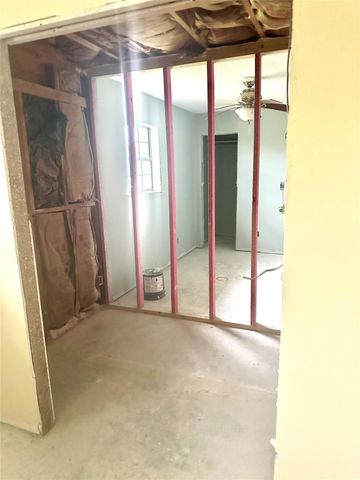 2312 Salisbury Drive, Port Arthur, TX 77640