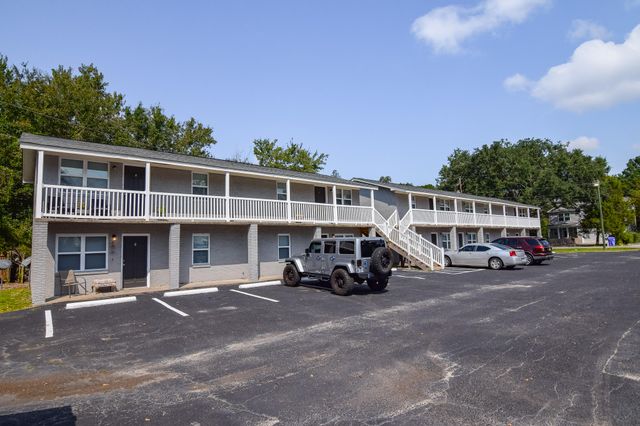 1724 Ashley Hall Road D, Charleston, SC 29407