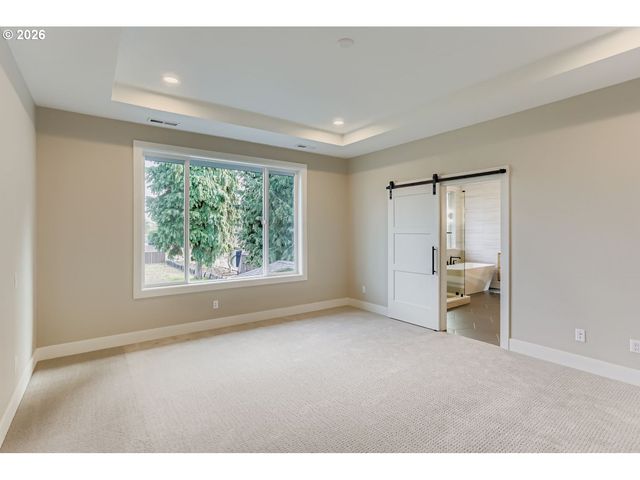 3652 Nw LANA Pl, Portland, OR 97229