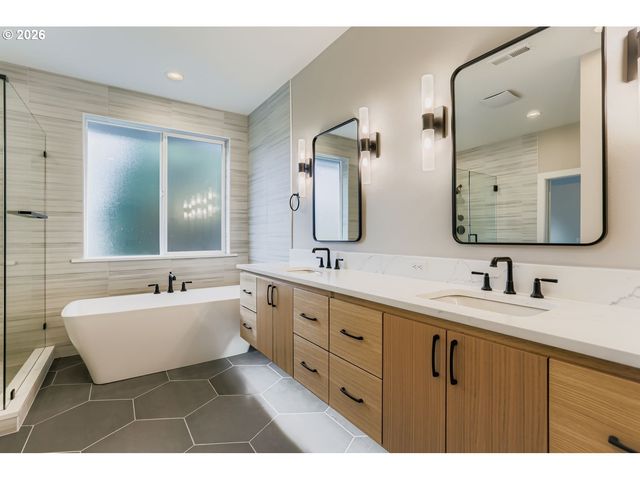 3652 Nw LANA Pl, Portland, OR 97229