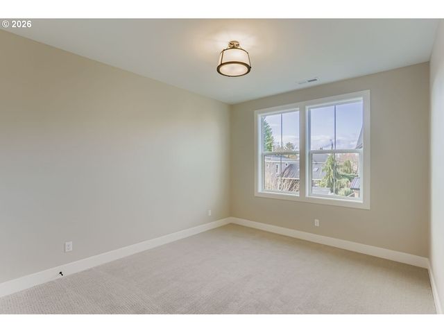 3652 Nw LANA Pl, Portland, OR 97229