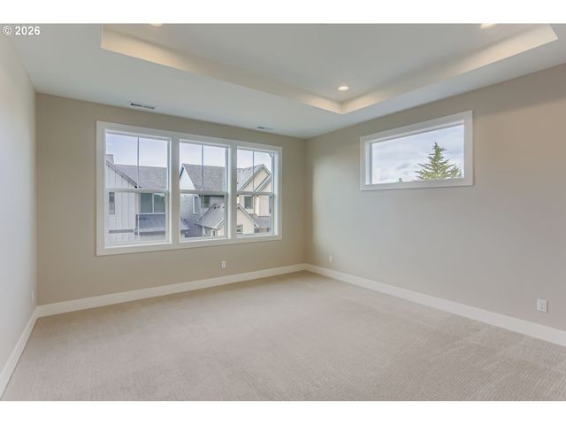 3652 Nw LANA Pl, Portland, OR 97229