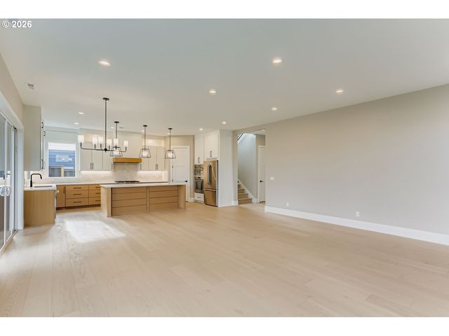 3652 Nw LANA Pl, Portland, OR 97229