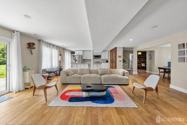 52 Krebs Road, Plainsboro, NJ 08536