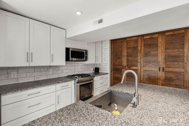 52 Krebs Road, Plainsboro, NJ 08536