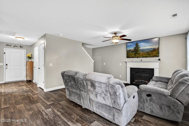 104 Cameo Court, Jacksonville, NC 28540