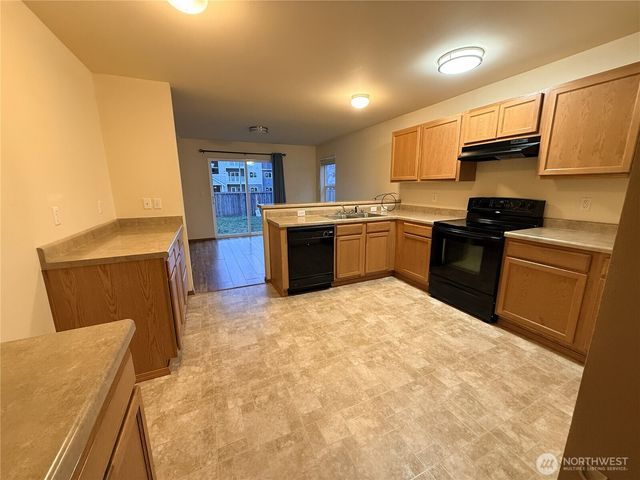 9917 Dragt SE, Yelm, WA 98597