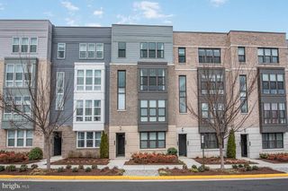 13356 ARROWBROOK CENTRE DR #101, Herndon, VA 20171