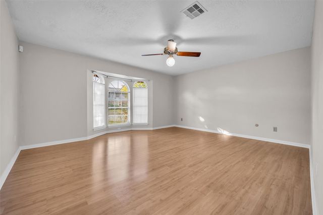 7015 Lacy Hill Drive, Houston, TX 77036