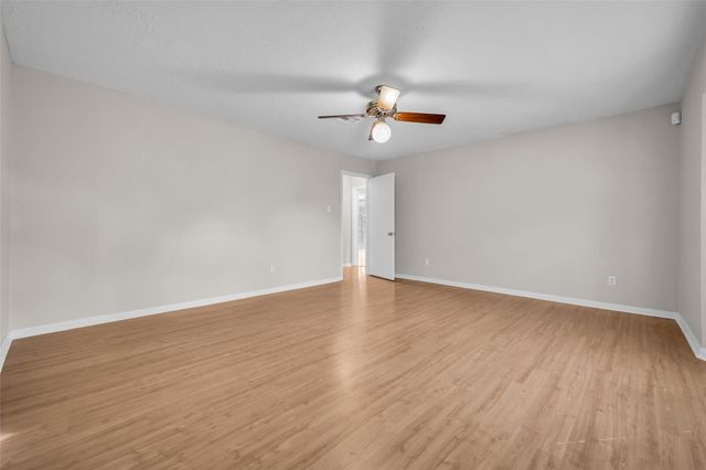 7015 Lacy Hill Drive, Houston, TX 77036