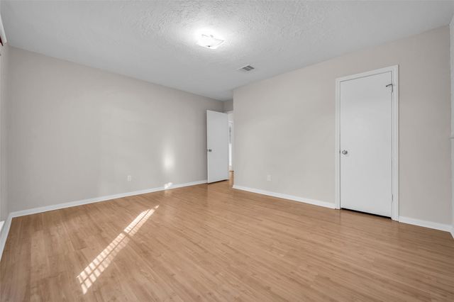 7015 Lacy Hill Drive, Houston, TX 77036