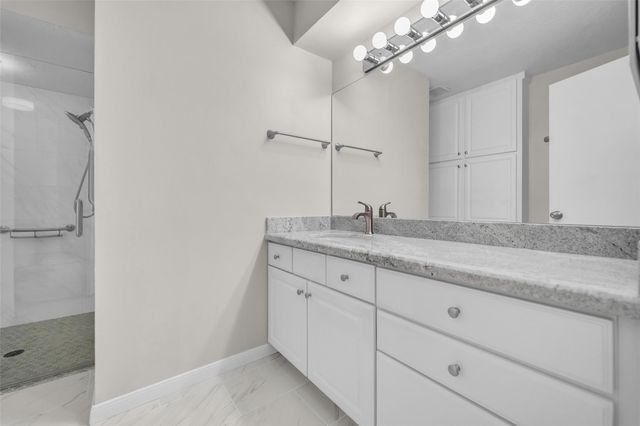 7015 Lacy Hill Drive, Houston, TX 77036