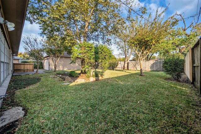7015 Lacy Hill Drive, Houston, TX 77036