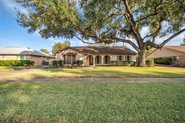 7015 Lacy Hill Drive, Houston, TX 77036