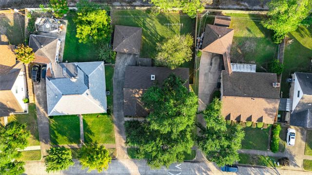 7015 Lacy Hill Drive, Houston, TX 77036