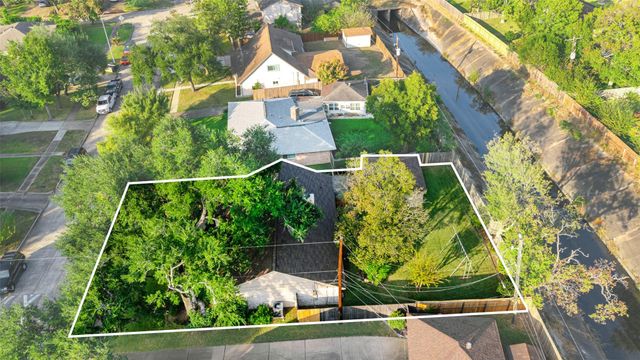 7015 Lacy Hill Drive, Houston, TX 77036