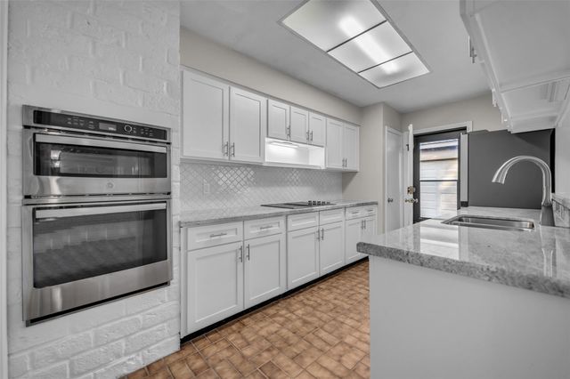 7015 Lacy Hill Drive, Houston, TX 77036