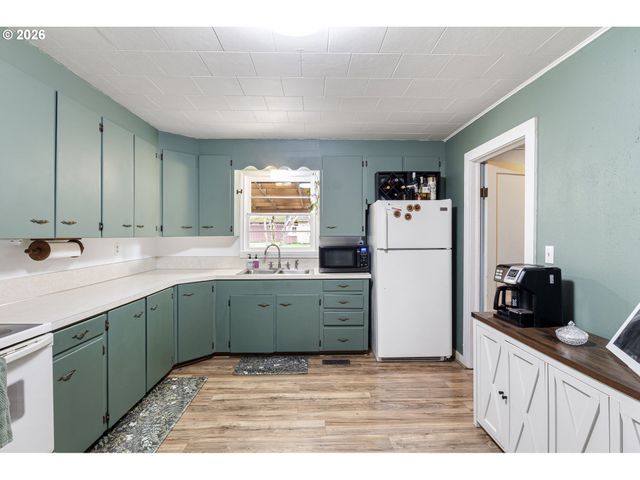 6351 NONPAREIL Rd, Sutherlin, OR 97479