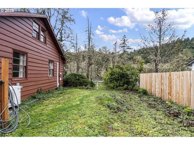 6351 NONPAREIL Rd, Sutherlin, OR 97479