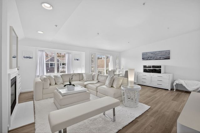 912 Main St 308, Chatham, MA 02633