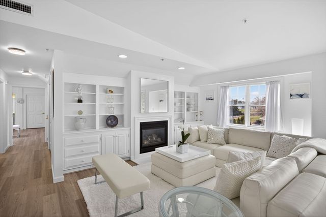 912 Main St 308, Chatham, MA 02633