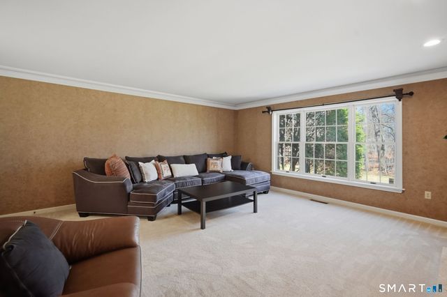 63 Dartmoor 63, Enfield, CT 06082