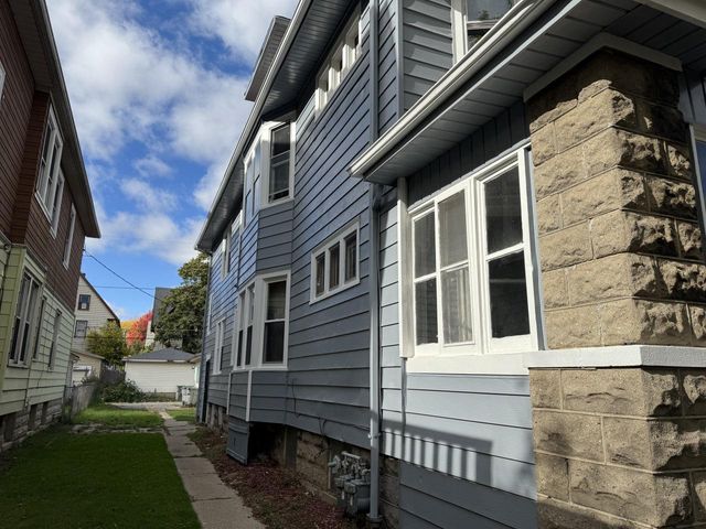 2421 N 40th STREET #2423, Milwaukee, WI 53210