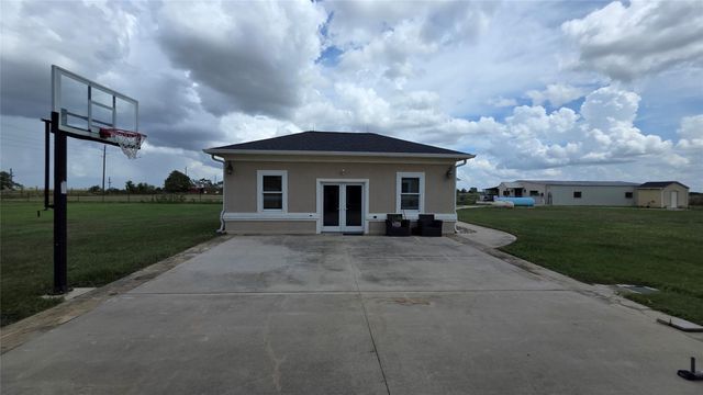 6420 Beckendorff Road, Sealy, TX 77474