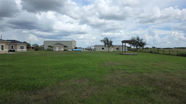 6420 Beckendorff Road, Sealy, TX 77474