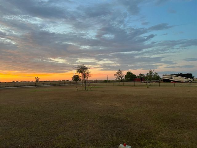 6420 Beckendorff Road, Sealy, TX 77474