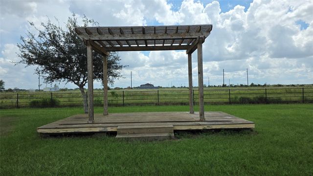 6420 Beckendorff Road, Sealy, TX 77474