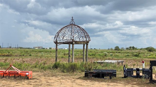 6420 Beckendorff Road, Sealy, TX 77474