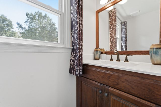 555 Beech Grove Way, Burns, TN 37029